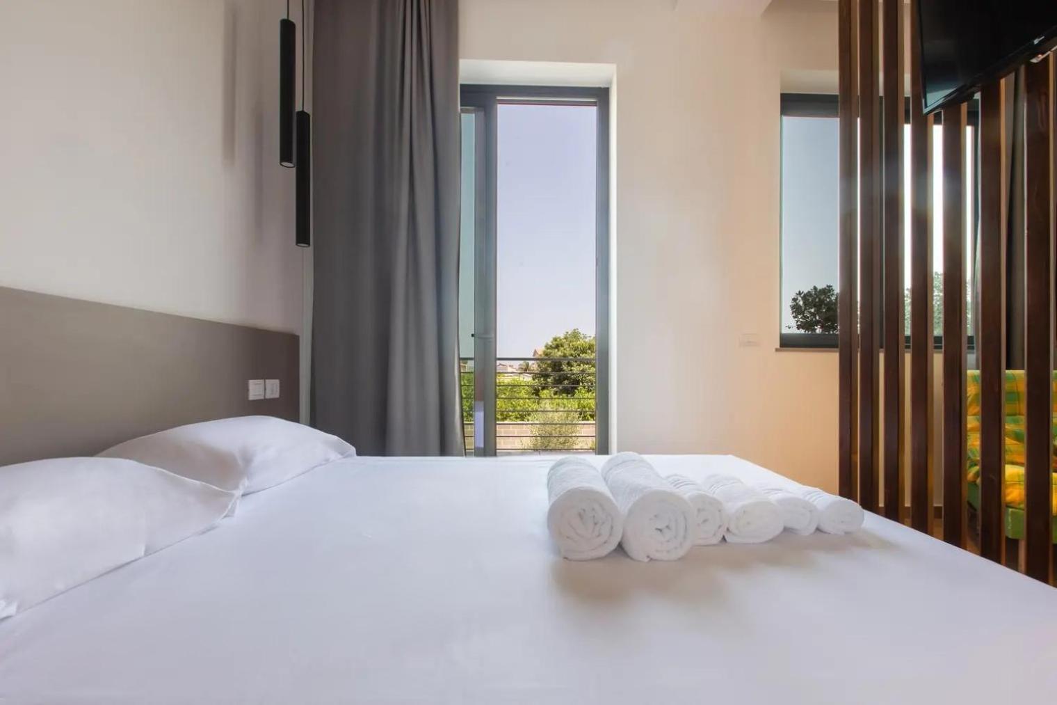 Aparthotel La Brisa Capo dʼOrlando Zewnętrze zdjęcie